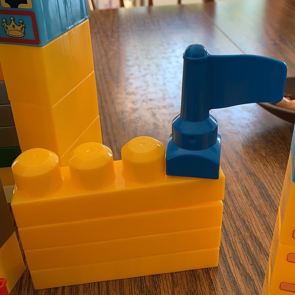 Mega Bloks, Thomas And Friends, 80 Pieces In Carrying Case - Picture 6 of 16